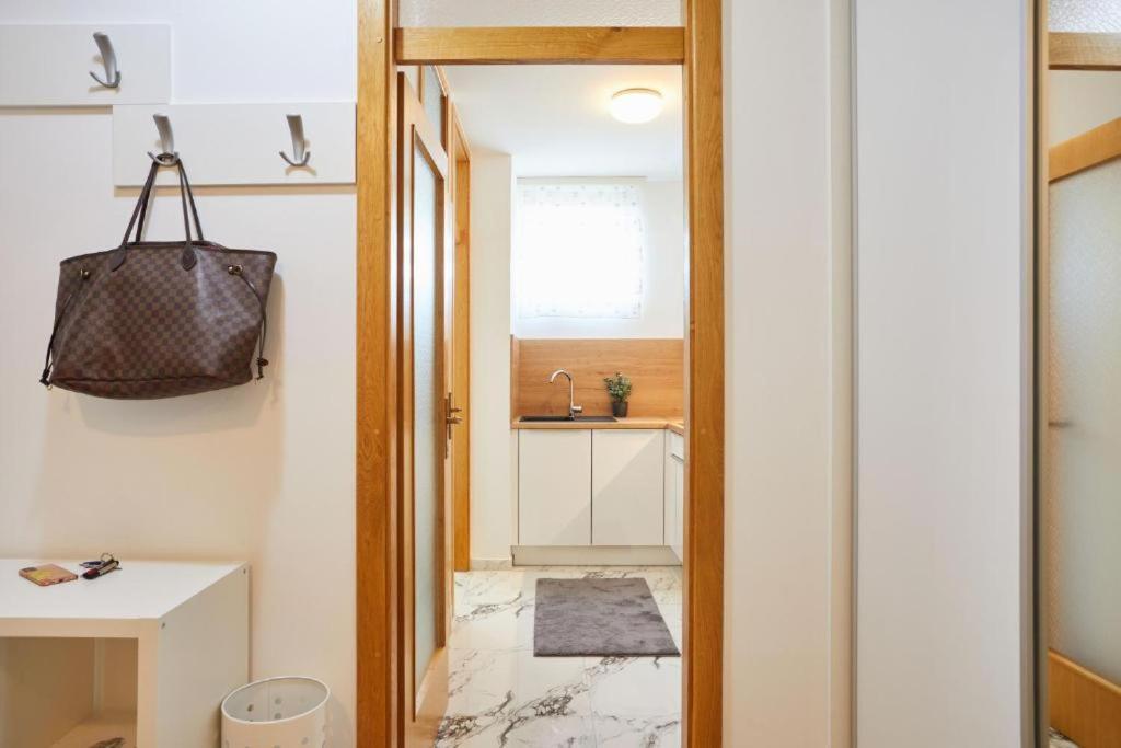 Apartment Madral Zagreb Buitenkant foto