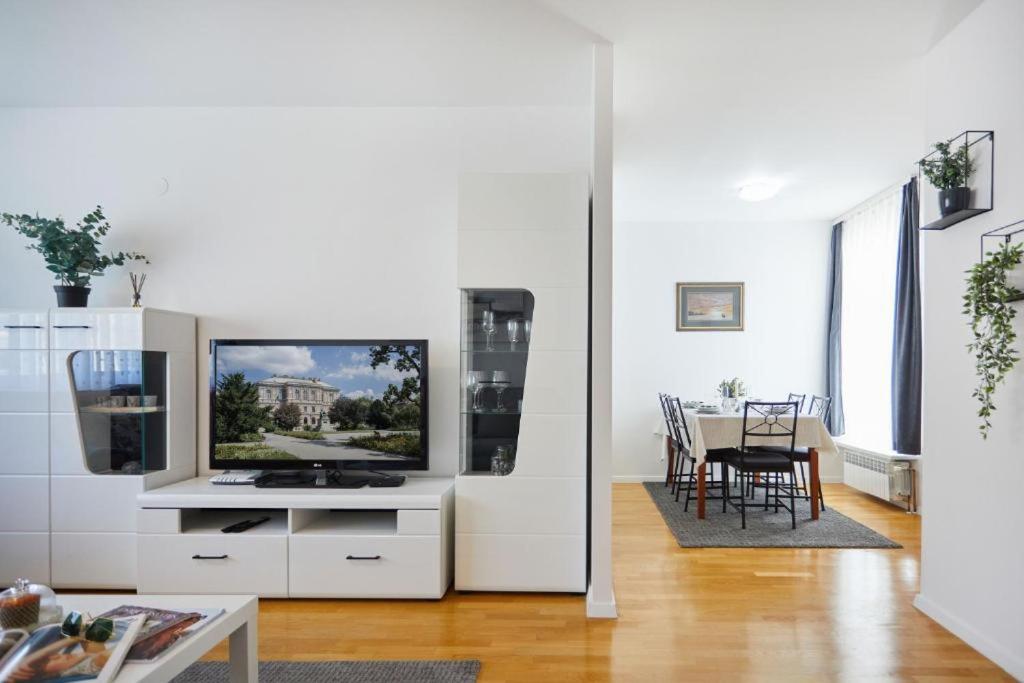 Apartment Madral Zagreb Buitenkant foto